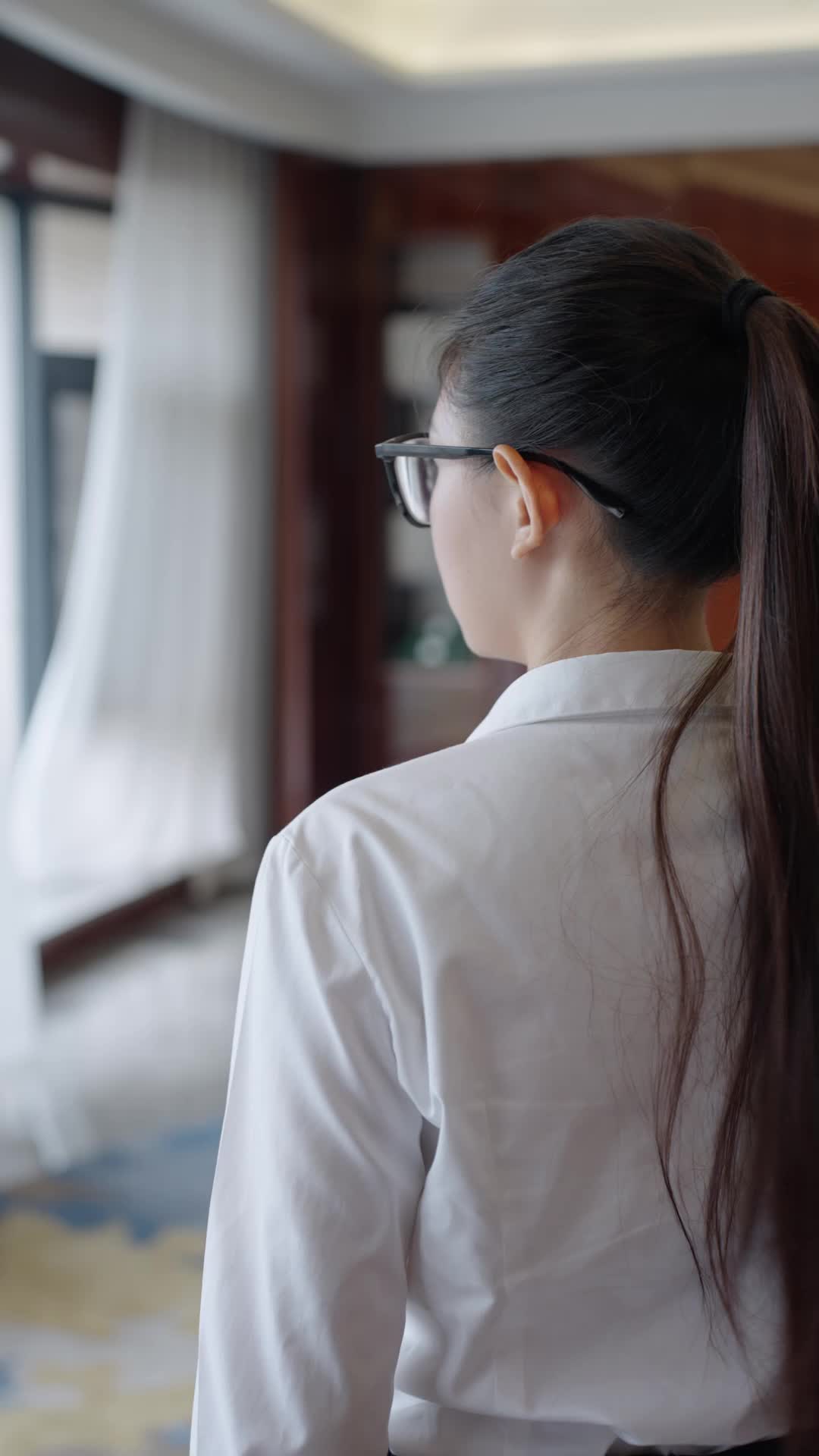 After I Left, My Parallel World Husband Regretted It