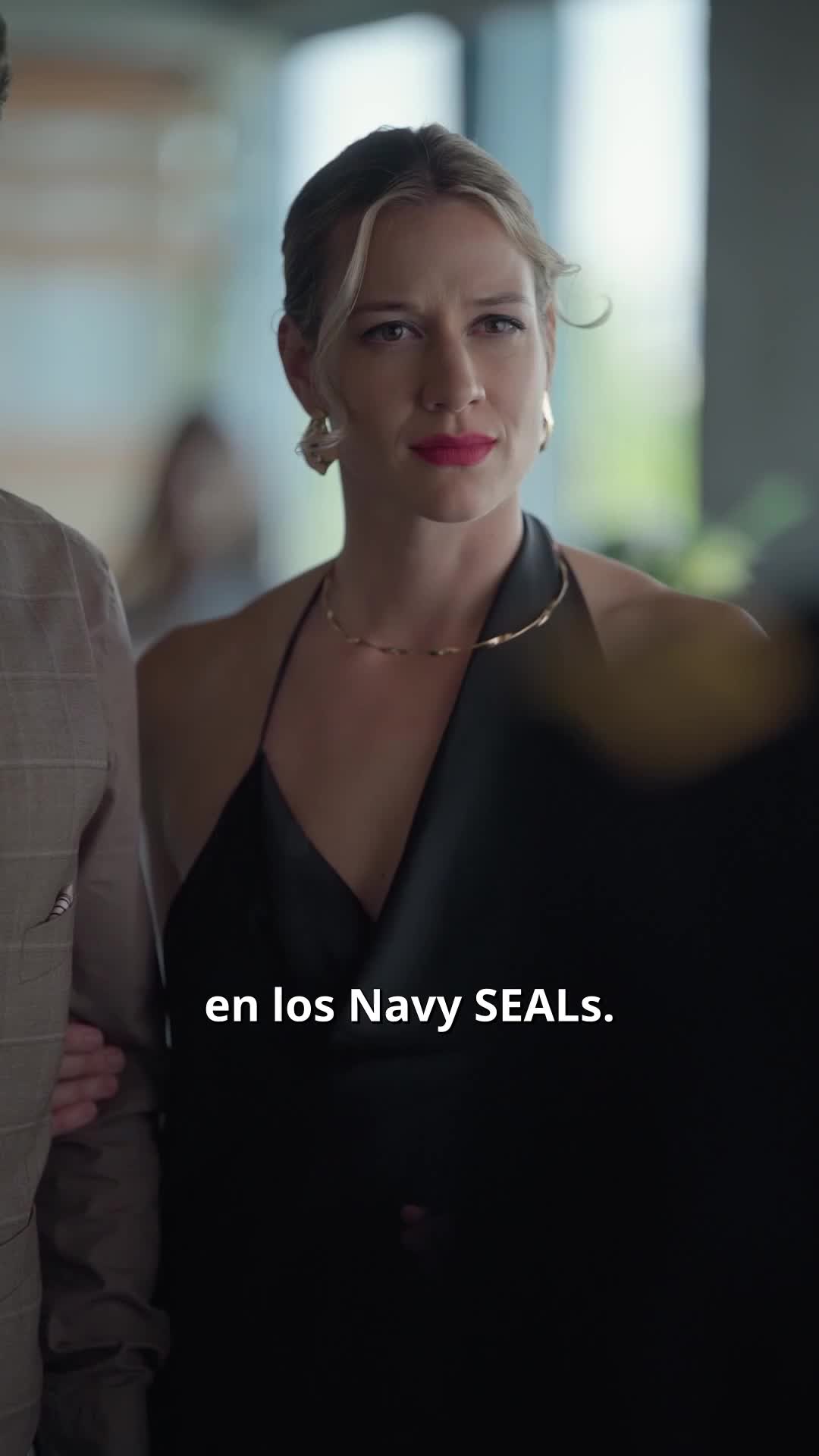 Despierta la Reina Divorciada de la Marina
